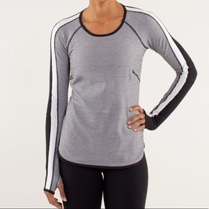 Lululemon Runder Under Long Sleeve Black White